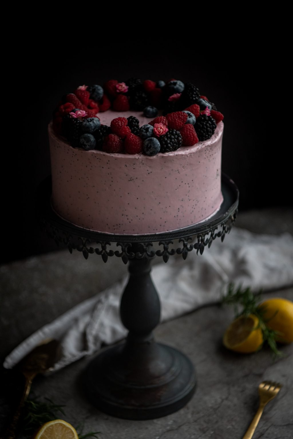 Pastel de Limón con Amapola — Pastelería Pavlova, Puerto Vallarta